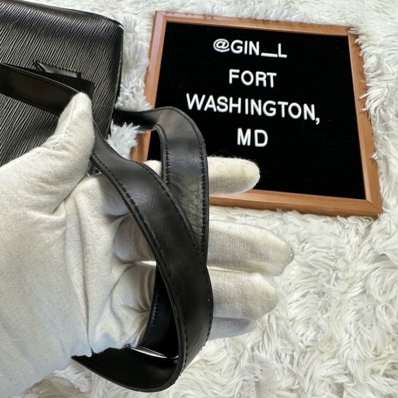 100% Authentic LOUIS VUITTON Epi St-Jacques GM | Black - Picture 10 of 16